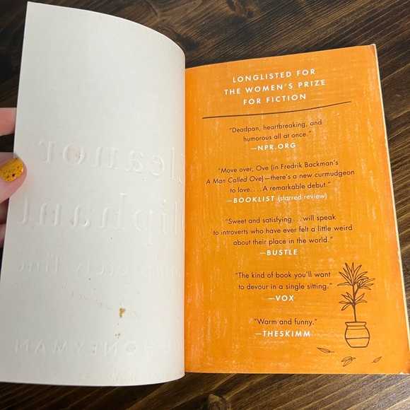 Eleanor Oliphant Is Completely Fine Paperback - Picture 7 of 8